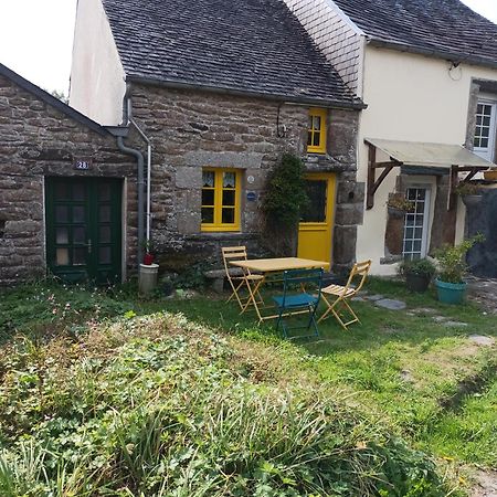 La Maison De Poupee Berrien Exterior foto